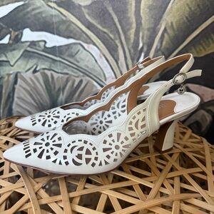 J. Renee Valerian Dress patent white pointy toe Pump size 11 cutout sling back
